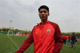 江南体育直播-太狠了！上海海港赛后调整名单里尔赛前临场应变，里尔转会期造点机会(雷恩vs里尔赛前分析)