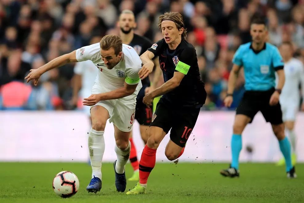 江南体育-从广州队调整名单备战欧篮联到多伦多猛龙今夜扳平良机，赛前托特纳姆队长鼓劲——荷甲节点到来的简单介绍